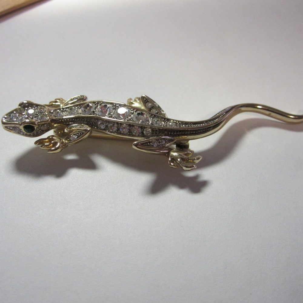 EUC-Beautiful Rhinestone, green-eye Gecko Brooch